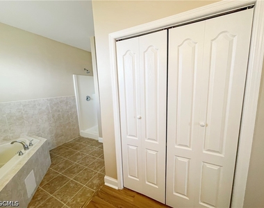 2105 Ne 15th Terrace - Photo Thumbnail 34