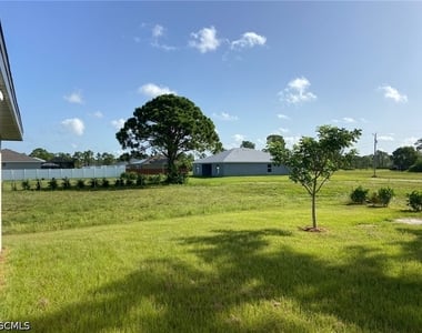 2837 Nw 24th Avenue - Photo Thumbnail 4