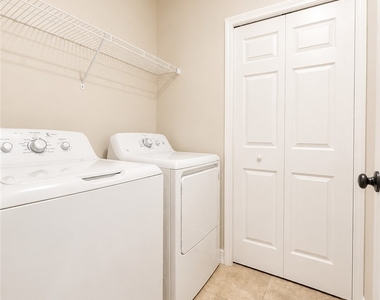 4109 Sw 8th Place - Photo Thumbnail 12