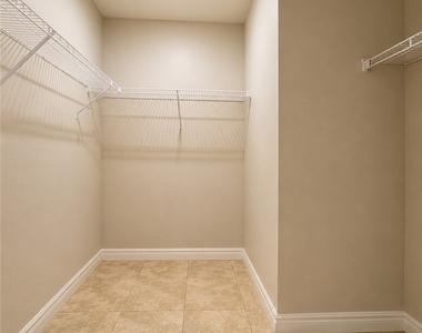 4109 Sw 8th Place - Photo Thumbnail 9