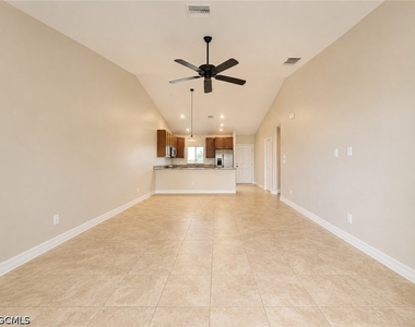 4109 Sw 8th Place - Photo Thumbnail 4