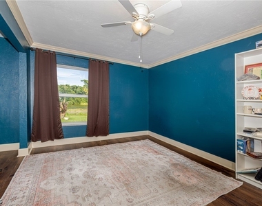 2507 Lakeview Drive - Photo Thumbnail 23