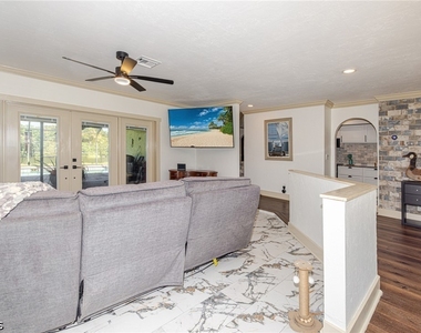 2507 Lakeview Drive - Photo Thumbnail 11