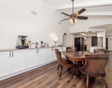 2507 Lakeview Drive - Photo Thumbnail 22