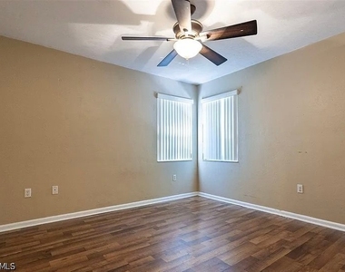 10505 Sw 55th Place - Photo Thumbnail 6