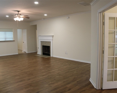 9527 Brackenton Crest Drive - Photo Thumbnail 3