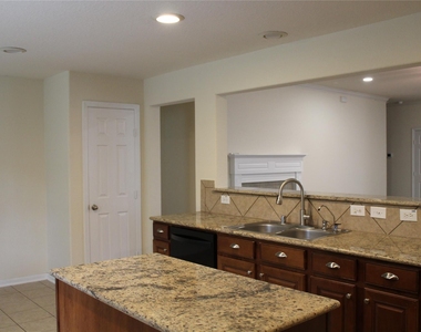 9527 Brackenton Crest Drive - Photo Thumbnail 5