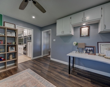 1600 Pecan Street - Photo Thumbnail 29