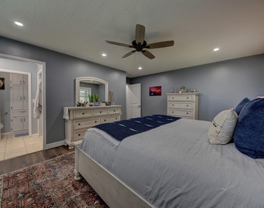 1600 Pecan Street - Photo Thumbnail 19