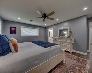 1600 Pecan Street - Photo Thumbnail 20