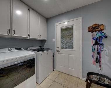 1600 Pecan Street - Photo Thumbnail 30
