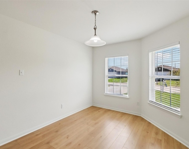 8006 Distant Harbor Road - Photo Thumbnail 5