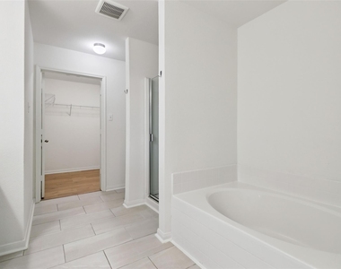 8006 Distant Harbor Road - Photo Thumbnail 15