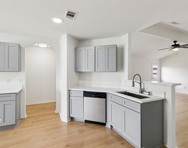 8006 Distant Harbor Road - Photo Thumbnail 2