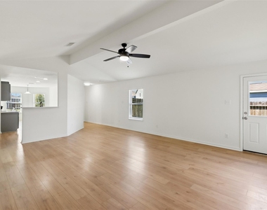 8006 Distant Harbor Road - Photo Thumbnail 7
