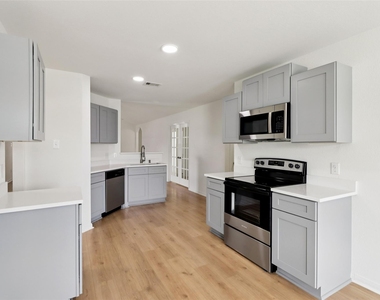 8006 Distant Harbor Road - Photo Thumbnail 4