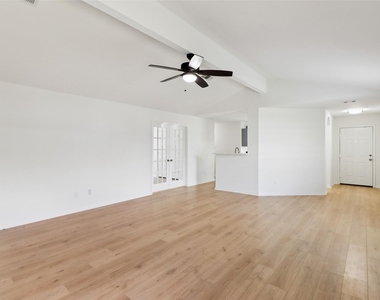 8006 Distant Harbor Road - Photo Thumbnail 8