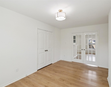 8006 Distant Harbor Road - Photo Thumbnail 16
