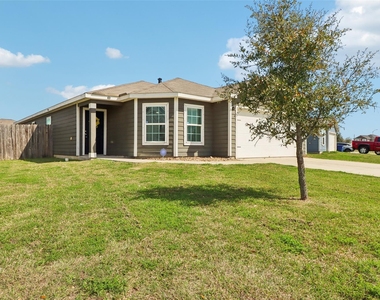 8006 Distant Harbor Road - Photo Thumbnail 23