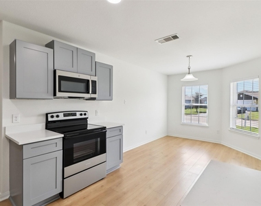 8006 Distant Harbor Road - Photo Thumbnail 1