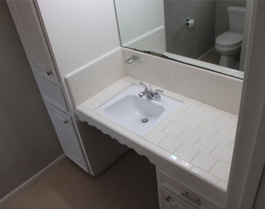 121 Mary Lane - Photo Thumbnail 12