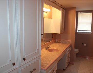 121 Mary Lane - Photo Thumbnail 7