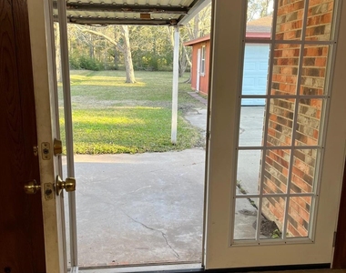 121 Mary Lane - Photo Thumbnail 14