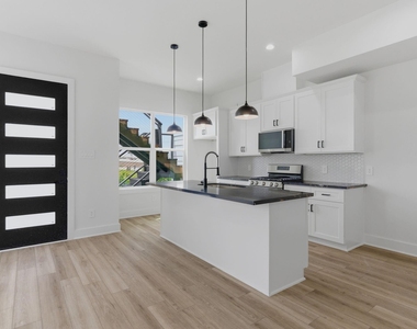2915 Crane Street - Photo Thumbnail 3