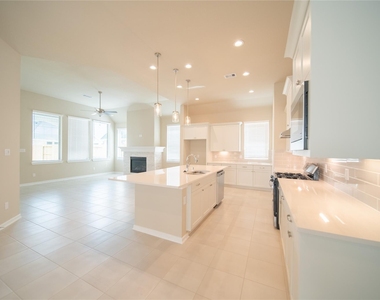 6007 Painted Plains Lane - Photo Thumbnail 5