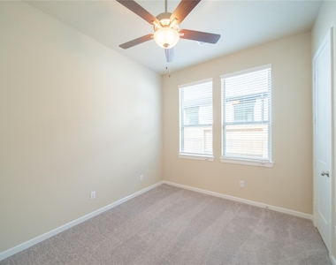 6007 Painted Plains Lane - Photo Thumbnail 13