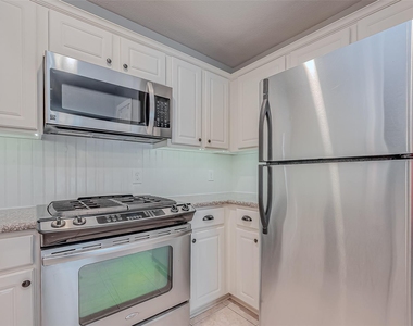 7135 Woodland Oaks - Photo Thumbnail 14