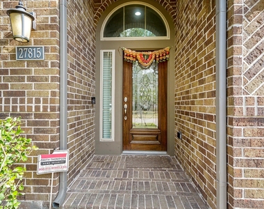 27815 Colonial Point Drive - Photo Thumbnail 4