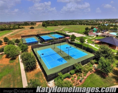 27815 Colonial Point Drive - Photo Thumbnail 46