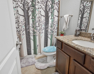 27815 Colonial Point Drive - Photo Thumbnail 27