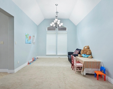 27815 Colonial Point Drive - Photo Thumbnail 7
