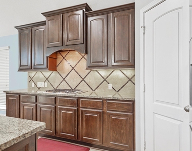 27815 Colonial Point Drive - Photo Thumbnail 11