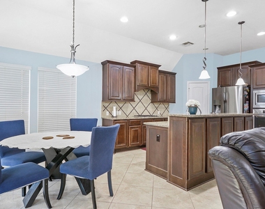 27815 Colonial Point Drive - Photo Thumbnail 15