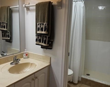 3061 Sandpiper Bay Circle - Photo Thumbnail 10