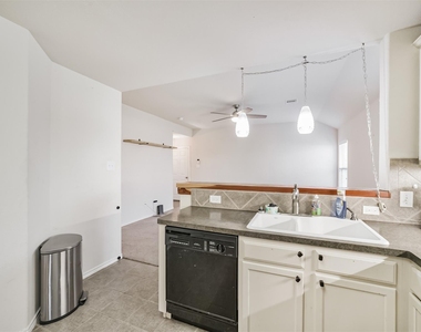 1609 Peach Dale Court - Photo Thumbnail 9