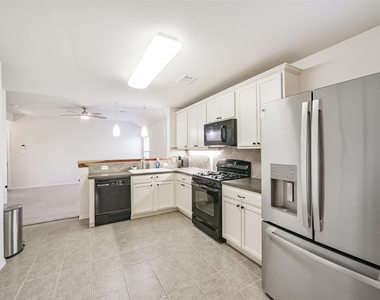 1609 Peach Dale Court - Photo Thumbnail 7