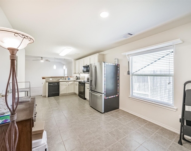 1609 Peach Dale Court - Photo Thumbnail 13