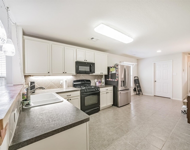 1609 Peach Dale Court - Photo Thumbnail 11