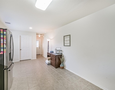 1609 Peach Dale Court - Photo Thumbnail 12