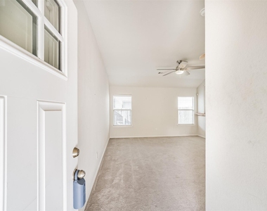 1609 Peach Dale Court - Photo Thumbnail 4