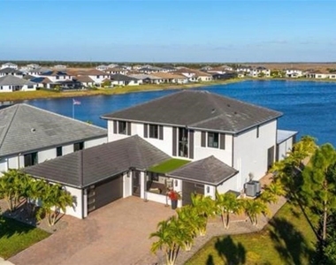 4796 Sophia Drive - Photo Thumbnail 4