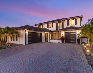 4796 Sophia Drive - Photo Thumbnail 7