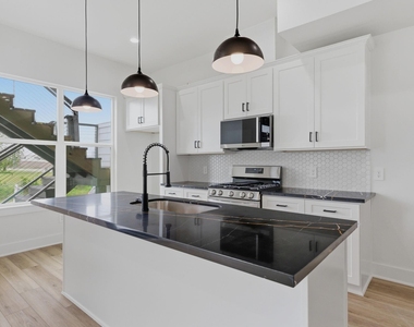 2917 Crane Street - Photo Thumbnail 6