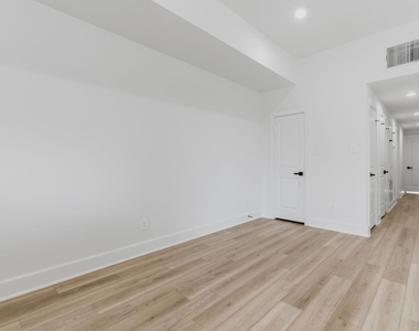 2917 Crane Street - Photo Thumbnail 11
