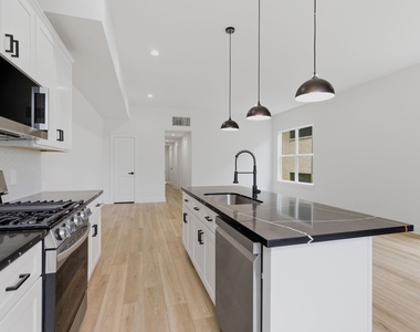 2917 Crane Street - Photo Thumbnail 4