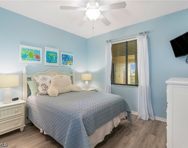 9727 Acqua Court - Photo Thumbnail 12
